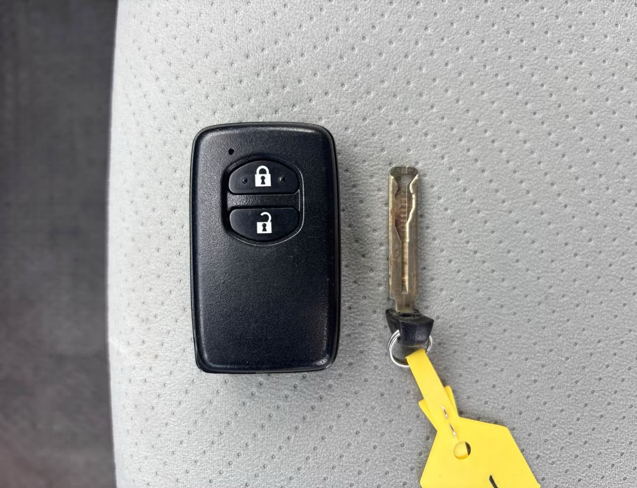 Toyota Prius Hybrid 7