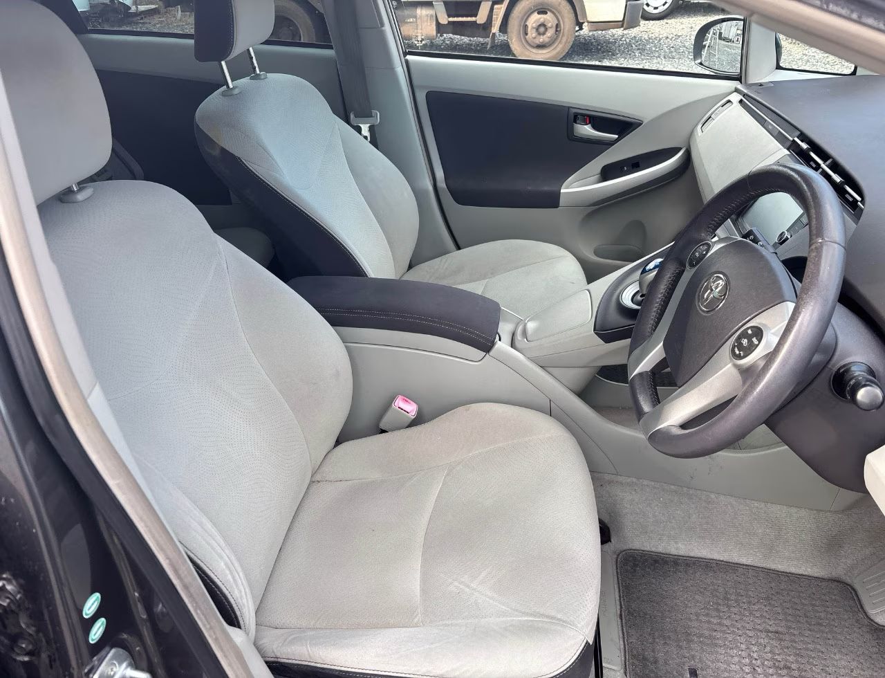 Toyota Prius Hybrid 9